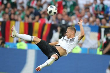 17.06.2018. Moskova, Rusça: Kimmich eylem sırasında FIFA Dünya Kupası Rusya 2018, F Grubu, futbol maç arasında Almanya v Meksika Moskova'da Lujniki Stadyumu.