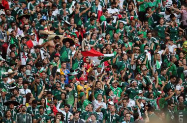 17.06.2018. Moskova, Rusya: Meksikalılar hayranları FIFA Dünya Kupası Rusya 2018, F Grubu, futbol maçında Almanya v Meksika Moskova'da Lujniki Stadyumu arasında zafer kutluyor.
