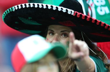 17.06.2018. Moskova, Rusya: Meksikalılar hayranları FIFA Dünya Kupası Rusya 2018, F Grubu, futbol maçında Almanya v Meksika Moskova'da Lujniki Stadyumu arasında zafer kutluyor.