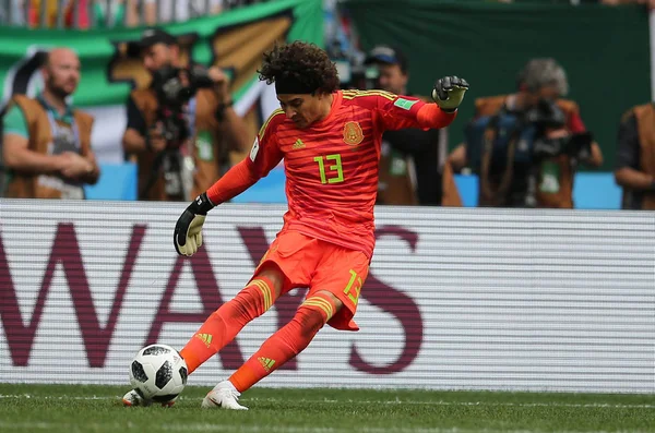 17.06.2018. Moskova, Rusça: Gullermo Ochoa, futbol FIFA Dünya Kupası Rusya 2018, F Grubu sırasında eylem maç arasında Almanya v Meksika Moskova'da Lujniki Stadyumu.