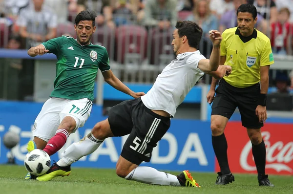 17.06.2018. Moskova, Rusya: Almanya v Meksika Moskova'da Lujniki Stadyumu arasında Vela ve Hummel eylem sırasında futbol FIFA Dünya Kupası Rusya 2018, F grubu eşleme.