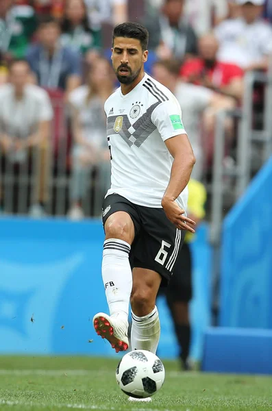 17.06.2018. Moskova, Rusya: Khedira eylem sırasında FIFA Dünya Kupası Rusya 2018, F Grubu, futbol maç arasında Almanya v Meksika Moskova'da Lujniki Stadyumu.