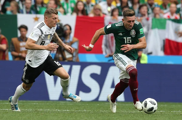17.06.2018. Moskova, Rusya: Almanya v Meksika Moskova'da Lujniki Stadyumu arasında Kroos ve Herrera eylem sırasında futbol FIFA Dünya Kupası Rusya 2018, F grubu eşleme.
