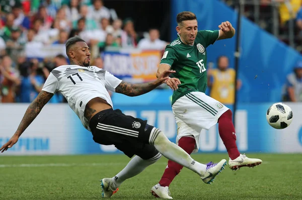 17.06.2018. Moskova, Rusya: Almanya v Meksika Moskova'da Lujniki Stadyumu arasında Boateng ve Herrera eylem sırasında futbol FIFA Dünya Kupası Rusya 2018, F grubu eşleme.