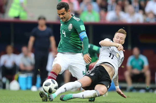 17.06.2018. Moskova, Rusya: Almanya v Meksika Moskova'da Lujniki Stadyumu arasında Hernandez ve Reus eylem sırasında futbol FIFA Dünya Kupası Rusya 2018, F grubu eşleme.