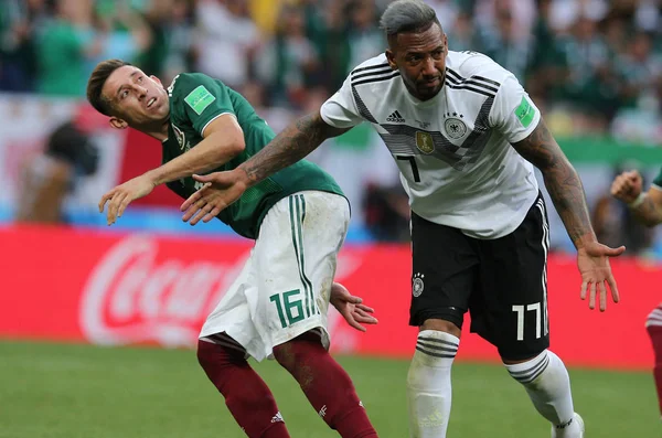 17.06.2018. Moskova, Rusya: Herrera ve Boateng, futbol FIFA Dünya Kupası Rusya 2018, F Grubu sırasında eylem Almanya v Meksika Moskova'da Lujniki Stadyumu arasında eşleme.