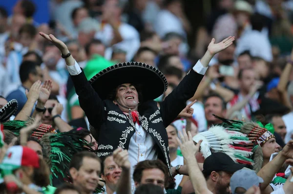 2018 Moscou Rússia Torcedores Mexicanos Celebram Vitória Copa Mundo Fifa — Fotografia de Stock