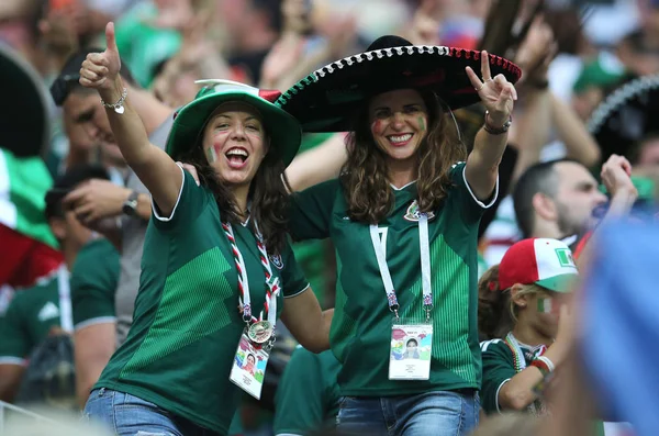 2018 Moskou Russisch Mexicanen Fans Viert Overwinning Voetbalwedstrijd Van Fifa — Stockfoto