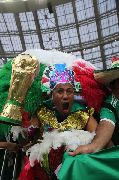 2018 Moscow Russian Mexicans Fans Celebrates Victory Fifa World Cup — Stock Photo, Image