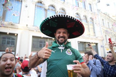 19.06.2018. Moskova, Rusya: dans ve Moskova merkezinde yollar için FIFA Dünya Kupası Rusya 2018 sırasında şarkı hayranları Kolombiya, Meksika, Polonya.