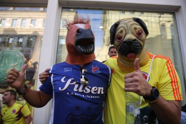 Moskova, Rusya - 19th Haziran 2018: dans ve Moskova merkezinde yollar için FIFA Dünya Kupası Rusya 2018 sırasında şarkı hayranları Kolombiya, Meksika, Polonya.