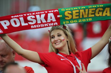 Moskova, Rusya - 19th Haziran 2018: FIFA Dünya Kupası Rusya 2018, H Grubu, futbol tribünlerde Polonya ve Senegal taraftarlara Polonya vs Senegal Moscow Spartak Stadyumu arasında eşleme.