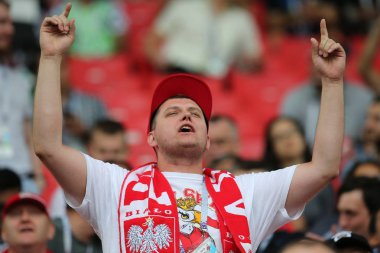 Moskova, Rusya - 19th Haziran 2018: FIFA Dünya Kupası Rusya 2018, H Grubu, futbol tribünlerde Polonya ve Senegal taraftarlara Polonya vs Senegal Moscow Spartak Stadyumu arasında eşleme.