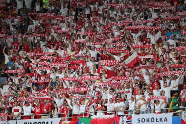 Moskova, Rusya - 19th Haziran 2018: FIFA Dünya Kupası Rusya 2018, H Grubu, futbol tribünlerde Polonya ve Senegal taraftarlara Polonya vs Senegal Moscow Spartak Stadyumu arasında eşleme.