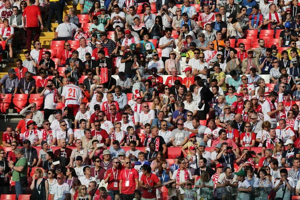 Moskova, Rusya - 19th Haziran 2018: FIFA Dünya Kupası Rusya 2018, H Grubu, futbol tribünlerde Polonya ve Senegal taraftarlara Polonya vs Senegal Moscow Spartak Stadyumu arasında eşleme.