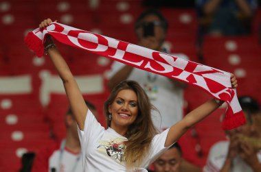 Moskova, Rusya - 19th Haziran 2018: FIFA Dünya Kupası Rusya 2018, H Grubu, futbol tribünlerde Polonya ve Senegal taraftarlara Polonya vs Senegal Moscow Spartak Stadyumu arasında eşleme.