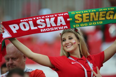 Moskova, Rusya - 19th Haziran 2018: FIFA Dünya Kupası Rusya 2018, H Grubu, futbol tribünlerde Polonya ve Senegal taraftarlara Polonya vs Senegal Moscow Spartak Stadyumu arasında eşleme.