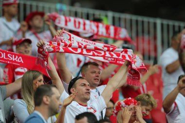 Moskova, Rusya - 19th Haziran 2018: FIFA Dünya Kupası Rusya 2018, H Grubu, futbol tribünlerde Polonya ve Senegal taraftarlara Polonya vs Senegal Moscow Spartak Stadyumu arasında eşleme.