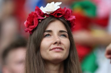 Moskova, Rusya - 19th Haziran 2018: FIFA Dünya Kupası Rusya 2018, H Grubu, futbol tribünlerde Polonya ve Senegal taraftarlara Polonya vs Senegal Moscow Spartak Stadyumu arasında eşleme.