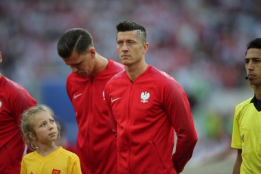 Moskova, Rusya - 19th Haziran 2018: Polonya oyuncular Milli Marşı FIFA Dünya Kupası Rusya 2018, H Grubu, futbol sırasında Polonya vs Senegal Spartak Stadium Moskova arasında eşleme