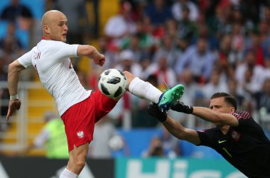 Moskova, Rusya - 19th Haziran 2018: Michael Pazdan, Wojciech Szczesny eylem sırasında FIFA Dünya Kupası Rusya 2018, H Grubu, futbol Polonya vs Senegal Spartak Stadium Moskova arasında eşleme