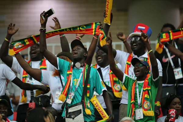 Moskova, Rusya - 19th Haziran 2018: FIFA Dünya Kupası Rusya 2018, H Grubu, futbol tribünlerde Polonya ve Senegal taraftarlara Polonya vs Senegal Moscow Spartak Stadyumu arasında eşleme.