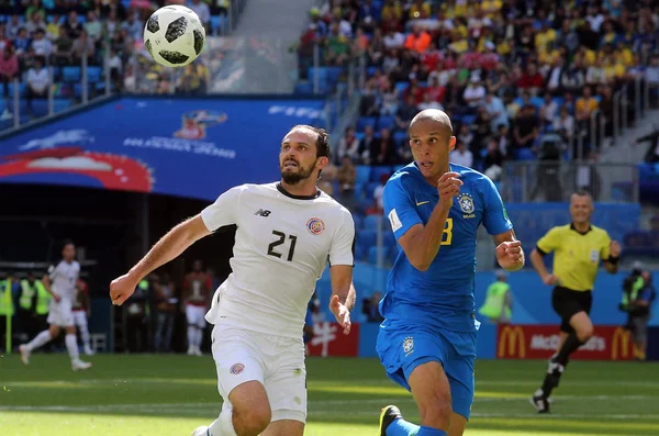 22.06.2018. Saint Petersburg, Rusya: Marcos Urena, Gabriel İsa'eylemi sırasında FIFA Dünya Kupası Rusya 2018, E Grubu, futbol Brezilya V Costarica Saint Petersburg Stadyumu arasında eşleme.