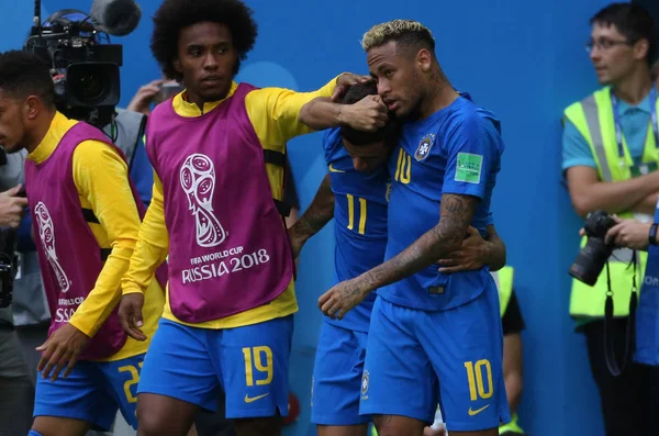 22.06.2018. Saint Petersburg, Rusya: Philippe Coutinho Skor Gol kutlamak ve FIFA Dünya Kupası Rusya 2018, E Grubu, futbol Brezilya V Costarica Saint Petersburg Stadyumu arasında eşleme.