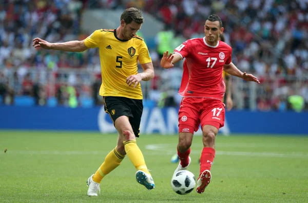 23.06.2018. Moskova, Rusya: Jan Vertonghen, Ellys Skhiri eylem FIFA Dünya Kupası Rusya 2018, C grubu, futbol sırasında Belçika V Tunus Moskova Stadı Spartak Stadyumu arasında eşleme