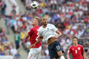 26.06.2018. Moskova, Rusya: Danimarka V Fransa Luzhniki Stadı Moskova arasında Andreas Cornelius, Steven Nzonzi eylem sırasında FIFA Dünya Kupası Rusya 2018, C grubu, futbol maç.