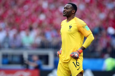 26.06.2018. Moskova, Rusya: Steva Mandanda Kongo eylem sırasında FIFA Dünya Kupası Rusya 2018, C grubu, futbol maç arasında Danimarka V Fransa Moskova'da Lujniki Stadyumu.