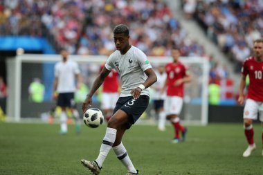 26.06.2018. Moskova, Rusça: Presnel Kimpembe eylem sırasında FIFA Dünya Kupası Rusya 2018, C grubu, futbol maç arasında Danimarka V Fransa Moskova'da Lujniki Stadyumu.