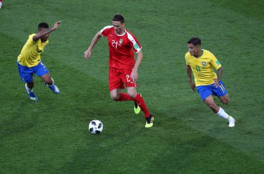 27.06.2018. Moskova, Rusya: Matic, Philippe Coutinho eylem sırasında FIFA Dünya Kupası Rusya 2018, E Grubu, futbol maç arasında Sırbistan Vs Brezilya yılında Spartak stadyumu Moskova'da.