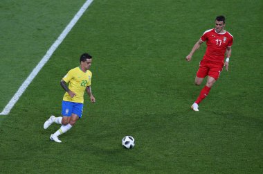 27.06.2018. Moskova, Rusya: Sırbistan Vs Brezilya yılında Spartak stadyumu Moskova'da arasında Fagner, eylem sırasında futbol FIFA Dünya Kupası Rusya 2018, E Grubu Kostic eşleme.