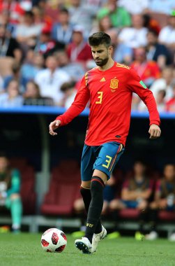 01.07.2018. Moskova, Rusya: Gerard Pique eylem sırasında FIFA Dünya Kupası Rusya 2018, sekizlik İspanya Vs Rusya Moskova'da Lujniki Stadyumu arasındaki final futbol maçını.