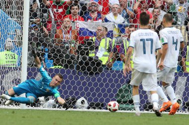 01.07.2018. Moskova, Rusya: Akinfeyev eylem sırasında FIFA Dünya Kupası Rusya 2018, sekizlik İspanya Vs Rusya Moskova'da Lujniki Stadyumu arasındaki final futbol maçını.