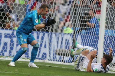 01.07.2018. Moskova, Rusya: Akinfeyev, eylem sırasında FIFA Dünya Kupası Rusya 2018, sekizlik İspanya Vs Rusya Moskova'da Lujniki Stadyumu arasındaki final futbol maçını Kutepov.