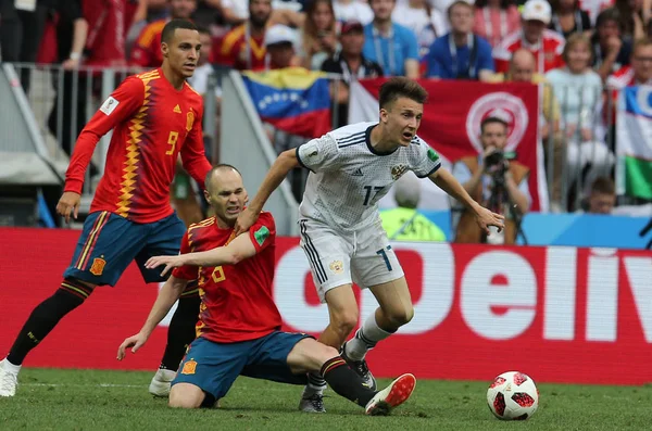 2018 Moscow Rússia Iniesta Golovin Ação Durante Copa Mundo Fifa — Fotografia de Stock
