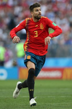 01.07.2018. Moskova, Rusya: Gerard Pique eylem sırasında FIFA Dünya Kupası Rusya 2018 görüþ son futbol İspanya Vs Rusya Moskova'da Lujniki Stadyumu arasında eşleme.