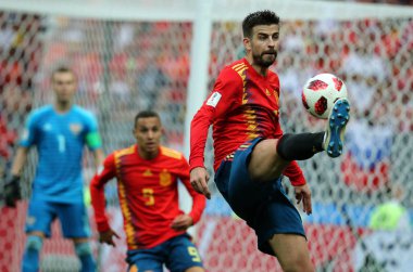 01.07.2018. Moskova, Rusya: Gerard Pique eylem sırasında FIFA Dünya Kupası Rusya 2018 görüþ son futbol İspanya Vs Rusya Moskova'da Lujniki Stadyumu arasında eşleme.