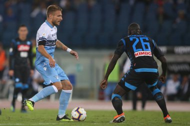 Rome, İtalya - 18 Ağustos 2018: Serie A:Ciro hareketsiz, S.S. Lazio Vs Napoli Roma Stadio Olimpico İtalyan Serie A maçı sırasında eylem Kalidou Koulibaly