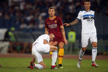 Rome, İtalya - 27 Ağustos 2018: Stadio Olimpico, Roma, İtalya. Serie A: Dzeko A.S. Roma V Atalanta Roma Stadio Olimpico İtalyan Serie A maçı sırasında eylem