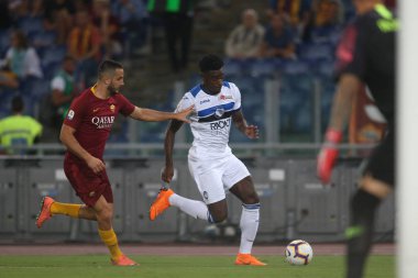 Rome, İtalya - 27 Ağustos 2018: Stadio Olimpico, Roma, İtalya. Serie A: Manolas ve Zapata A.S. Roma V Atalanta Roma Stadio Olimpico İtalyan Serie A maçı sırasında eylem