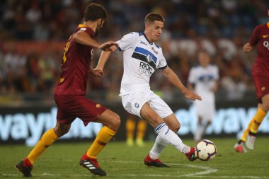 Rome, İtalya - 27 Ağustos 2018: Stadio Olimpico, Roma, İtalya. Serie A: Mario Pasalic A.S. Roma V Atalanta Roma Stadio Olimpico İtalyan Serie A maçı sırasında eylem