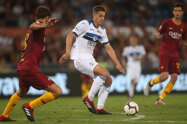 Rome, İtalya - 27 Ağustos 2018: Stadio Olimpico, Roma, İtalya. Serie A: Mario Pasalic A.S. Roma V Atalanta Roma Stadio Olimpico İtalyan Serie A maçı sırasında eylem