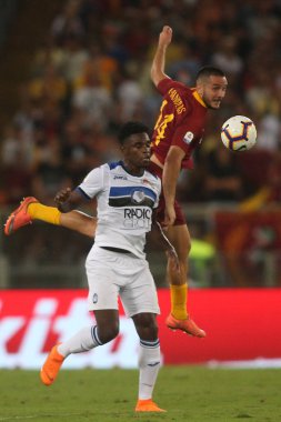 Rome, İtalya - 27 Ağustos 2018: Stadio Olimpico, Roma, İtalya. Serie A: Duvan Zapata, eylem sırasında İtalyan Serie A Manolas A.S. Roma V Atalanta Roma Stadio Olimpico arasında eşleme