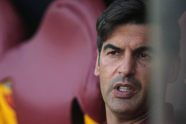 Как Рома против настоящего мадрида в дружеском матче по настольному теннису на стадионе в Риме, Италия
