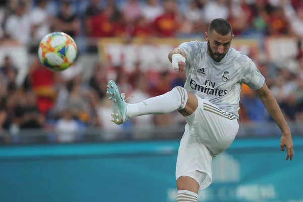 AS ROMA VS REAL MADRID ใน FRIENDLY FOOTBALL MATCH ใน OLIMPIC STADIUM ใน ROME, ITALY — ภาพถ่ายสต็อก