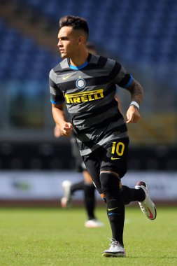Roma, İtalya - 04 / 10 / 2020: Lautaro Martinez (Inter) İtalyan Serisi A Ligi 20 / 21 futbol karşılaşmasında SS Lazio ile FC Inter arasında Roma Olimpiyat Stadyumu 'nda oynanan karşılaşmada