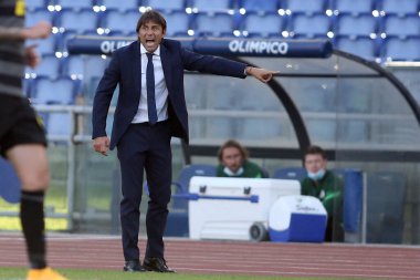 Roma, İtalya - 04 / 10 / 2020: Antonio Conte (Coach Inter) İtalya Serie A Ligi 20 / 21 futbol karşılaşmasında SS Lazio ile FC Inter arasında Roma Olimpiyat Stadyumu 'nda oynanan karşılaşmada